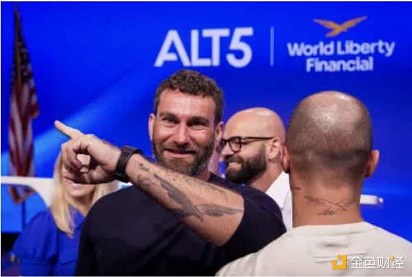 西裝與紋身：WLFI背后 特朗普兒子和“加密朋克 圖片